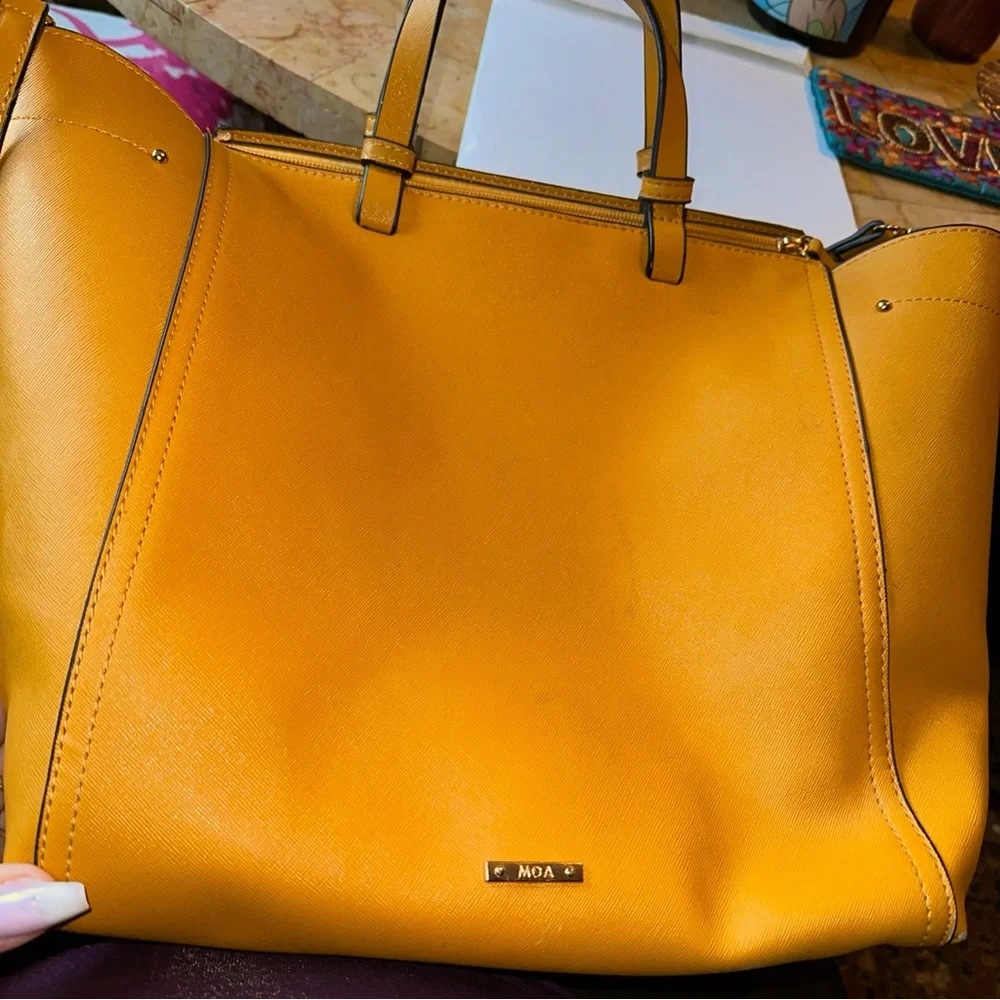 MOA YELLOW BAG